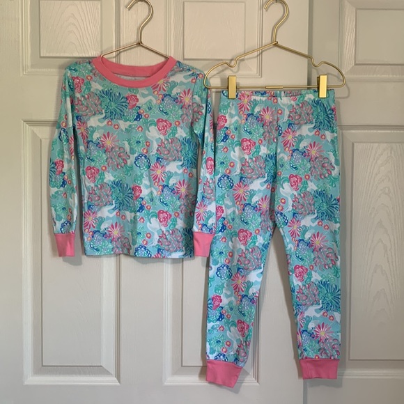 Pottery Barn Kids X Lilly Pulitzer Unicorn Pajama Set - Picture 2 of 8